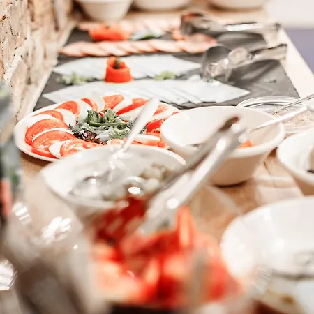 Stabu Seta Aparthotel 3*