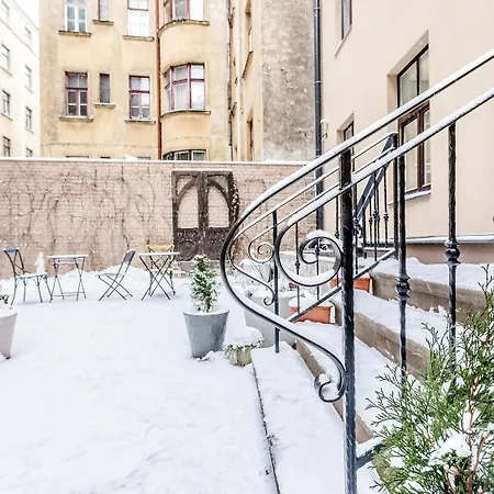 Stabu Seta Aparthotel